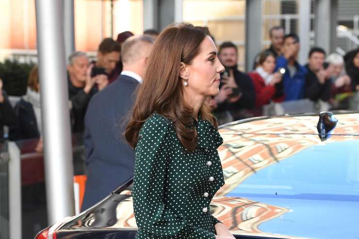 Kate Middleton perché non può firmare autografi